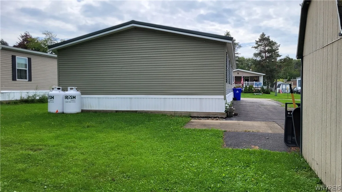 3450 Howard Road 114, Hamburg, New York 14075, Hamburg, New York 14075, 3 Bedroom Bedrooms, 7 Room Rooms,2 BathroomBathrooms,Residential,For Sale,3450 Howard Road 114, Hamburg, New York 14075,0,B1715822