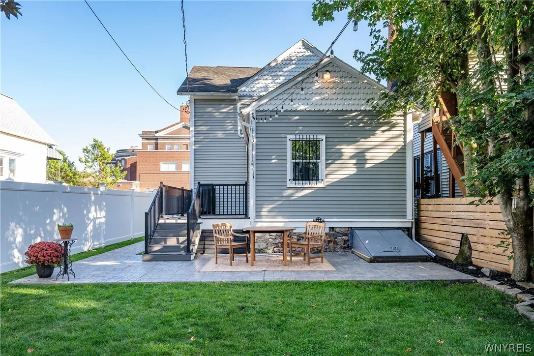 88 York Street, Buffalo, New York 14213, Buffalo, New York 14213, 3 Bedroom Bedrooms, 6 Room Rooms,1 BathroomBathrooms,Residential,For Sale,88 York Street, Buffalo, New York 14213,0,B1715683