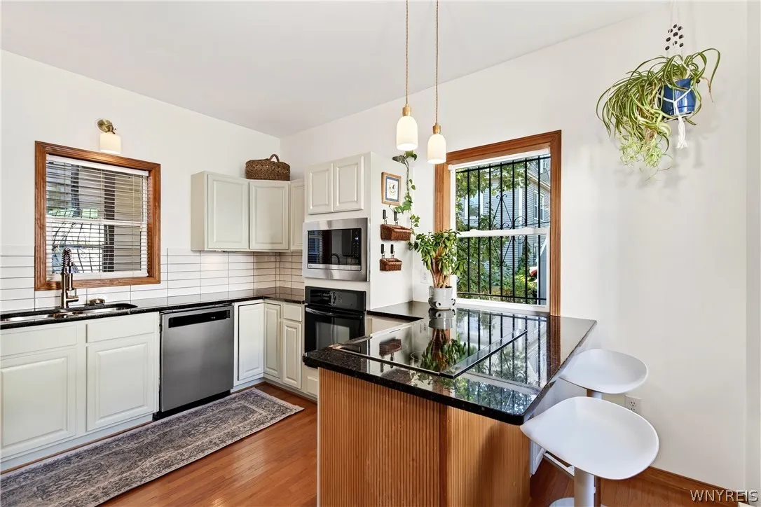 88 York Street, Buffalo, New York 14213, Buffalo, New York 14213, 3 Bedroom Bedrooms, 6 Room Rooms,1 BathroomBathrooms,Residential,For Sale,88 York Street, Buffalo, New York 14213,0,B1715683