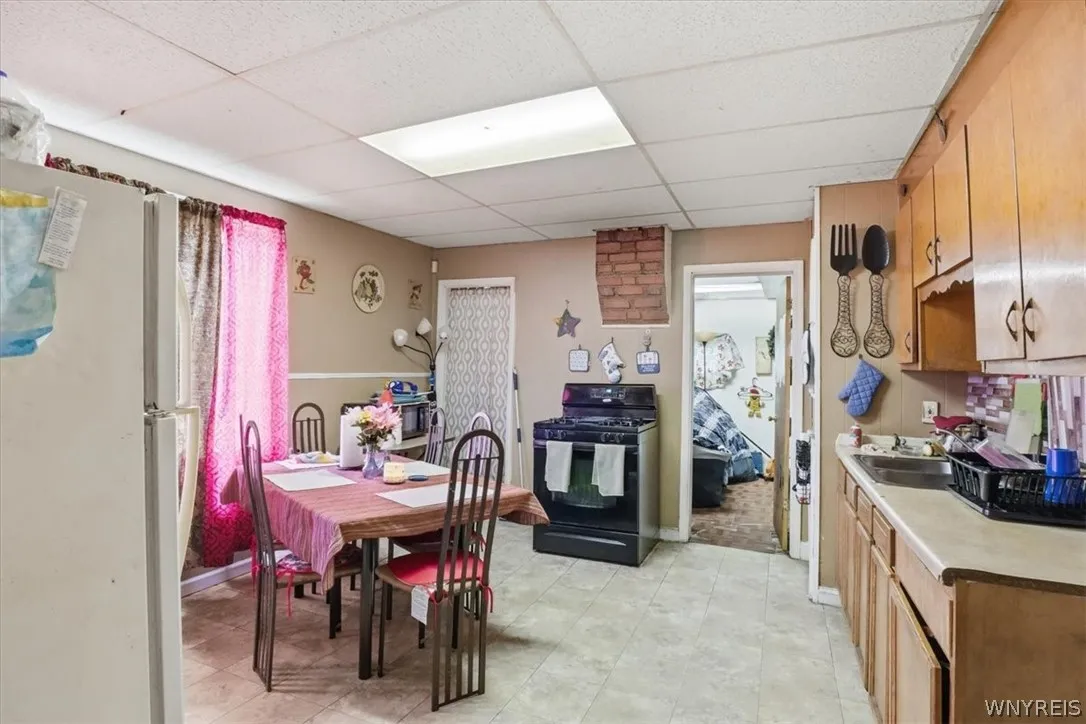 256 Breckenridge Street, Buffalo, New York 14213, Buffalo, New York 14213, 9 Bedroom Bedrooms, ,3 BathroomBathrooms,Residential,For Sale,256 Breckenridge Street, Buffalo, New York 14213,0,B1715681