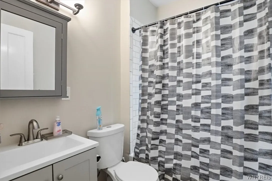 256 Breckenridge Street, Buffalo, New York 14213, Buffalo, New York 14213, 9 Bedroom Bedrooms, ,3 BathroomBathrooms,Residential,For Sale,256 Breckenridge Street, Buffalo, New York 14213,0,B1715681
