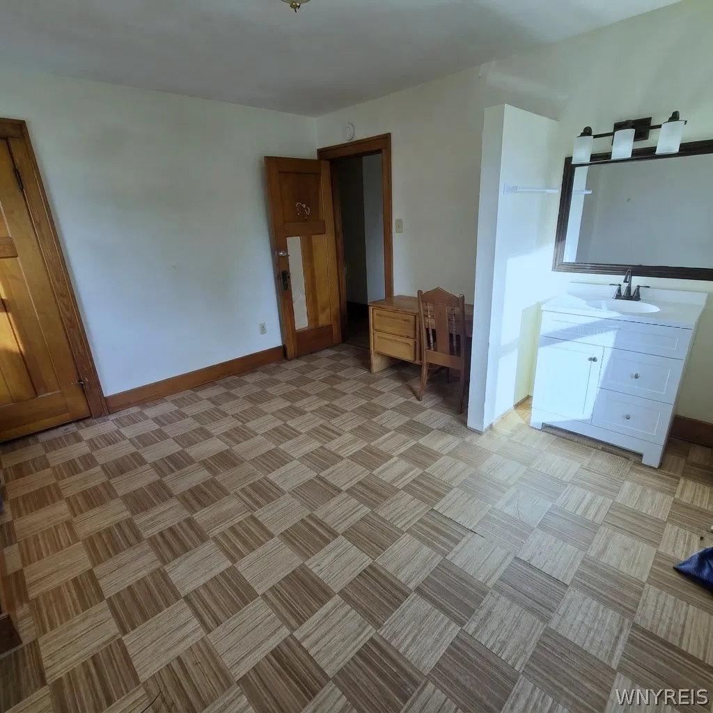 35 Englewood Avenue, Buffalo, New York 14214, Buffalo, New York 14214, 6 Bedroom Bedrooms, 10 Room Rooms,2 BathroomBathrooms,Residential Lease,For Rent,35 Englewood Avenue, Buffalo, New York 14214,0,B1716162