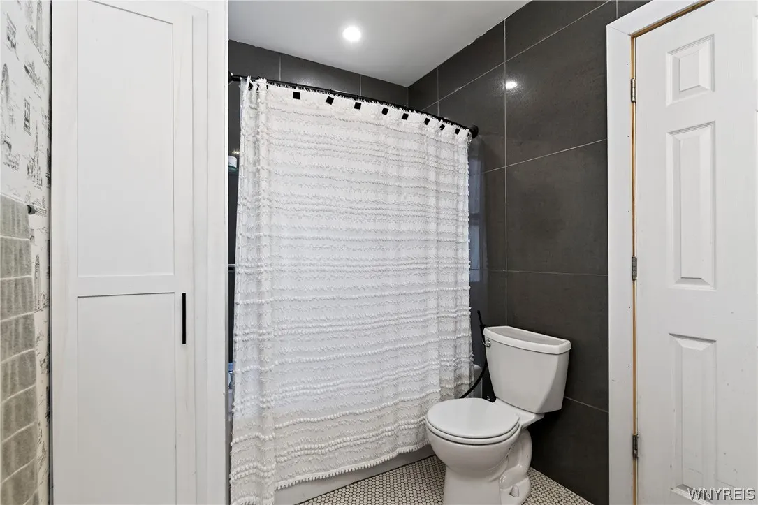 120 Greenwood Place, Buffalo, New York 14213, Buffalo, New York 14213, 3 Bedroom Bedrooms, 7 Room Rooms,2 BathroomBathrooms,Residential,For Sale,120 Greenwood Place, Buffalo, New York 14213,0,B1716204