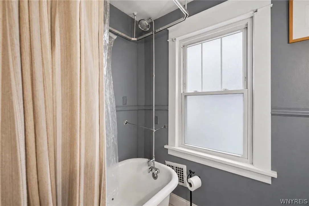 356 Sanders Road, Buffalo, New York 14216, Buffalo, New York 14216, 3 Bedroom Bedrooms, 10 Room Rooms,2 BathroomBathrooms,Residential,For Sale,356 Sanders Road, Buffalo, New York 14216,0,B1715967