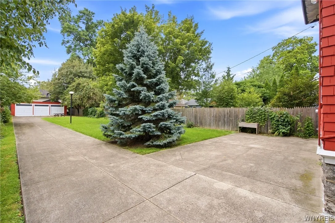 158 Huntington Avenue, Buffalo, New York 14214, Buffalo, New York 14214, 8 Bedroom Bedrooms, 14 Room Rooms,1 BathroomBathrooms,Residential,For Sale,158 Huntington Avenue, Buffalo, New York 14214,0,B1716310