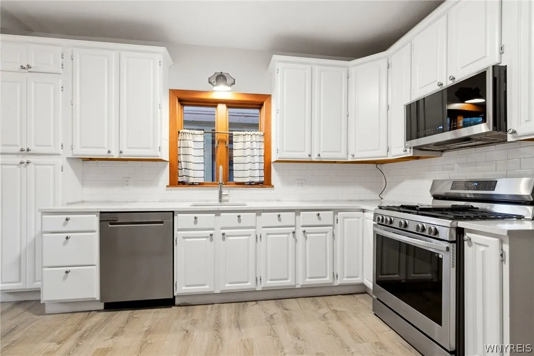 158 Huntington Avenue, Buffalo, New York 14214, Buffalo, New York 14214, 8 Bedroom Bedrooms, 14 Room Rooms,1 BathroomBathrooms,Residential,For Sale,158 Huntington Avenue, Buffalo, New York 14214,0,B1716310