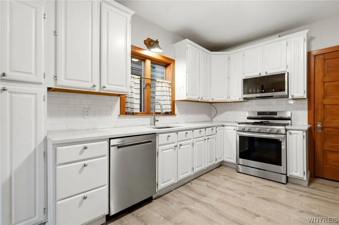 158 Huntington Avenue, Buffalo, New York 14214, Buffalo, New York 14214, 8 Bedroom Bedrooms, 14 Room Rooms,1 BathroomBathrooms,Residential,For Sale,158 Huntington Avenue, Buffalo, New York 14214,0,B1716310