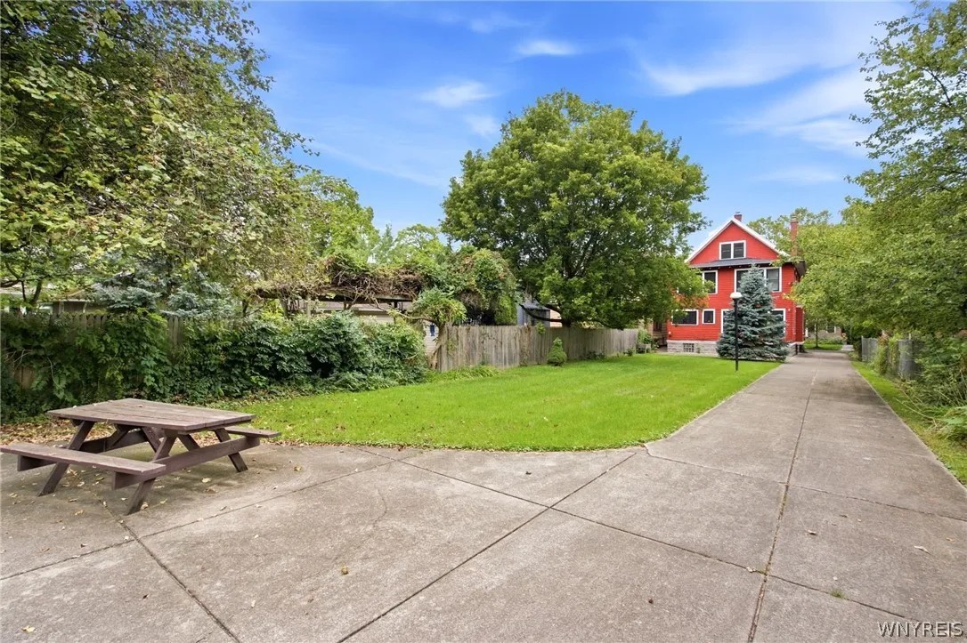 158 Huntington Avenue, Buffalo, New York 14214, Buffalo, New York 14214, 8 Bedroom Bedrooms, 14 Room Rooms,1 BathroomBathrooms,Residential,For Sale,158 Huntington Avenue, Buffalo, New York 14214,0,B1716310