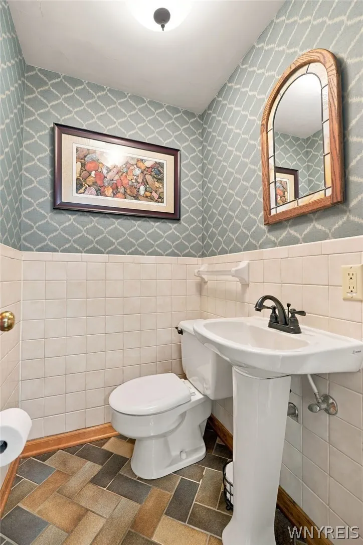 1819 Winter Road, Grand Island, New York 14072, Grand Island, New York 14072, 3 Bedroom Bedrooms, 7 Room Rooms,2 BathroomBathrooms,Residential,For Sale,1819 Winter Road, Grand Island, New York 14072,0,B1716331