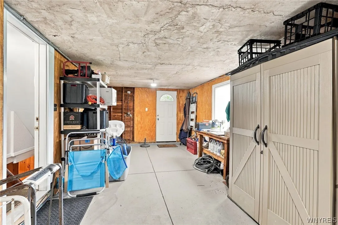 1819 Winter Road, Grand Island, New York 14072, Grand Island, New York 14072, 3 Bedroom Bedrooms, 7 Room Rooms,2 BathroomBathrooms,Residential,For Sale,1819 Winter Road, Grand Island, New York 14072,0,B1716331