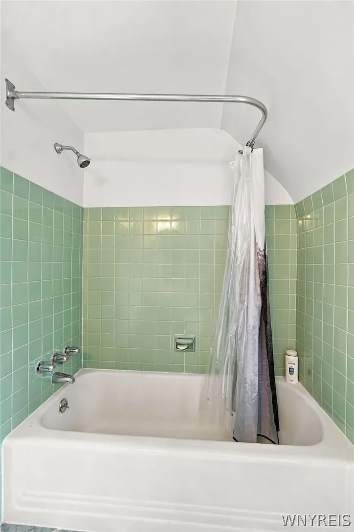 1819 Winter Road, Grand Island, New York 14072, Grand Island, New York 14072, 3 Bedroom Bedrooms, 7 Room Rooms,2 BathroomBathrooms,Residential,For Sale,1819 Winter Road, Grand Island, New York 14072,0,B1716331
