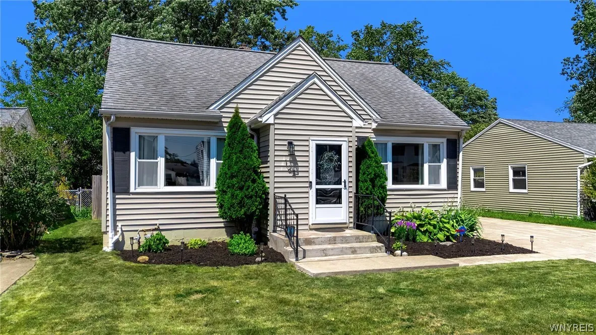 164 Orchard Drive, Tonawanda, New York 14223, Tonawanda, New York 14223, 4 Bedroom Bedrooms, 8 Room Rooms,2 BathroomBathrooms,Residential,For Sale,164 Orchard Drive, Tonawanda, New York 14223,0,B1716444