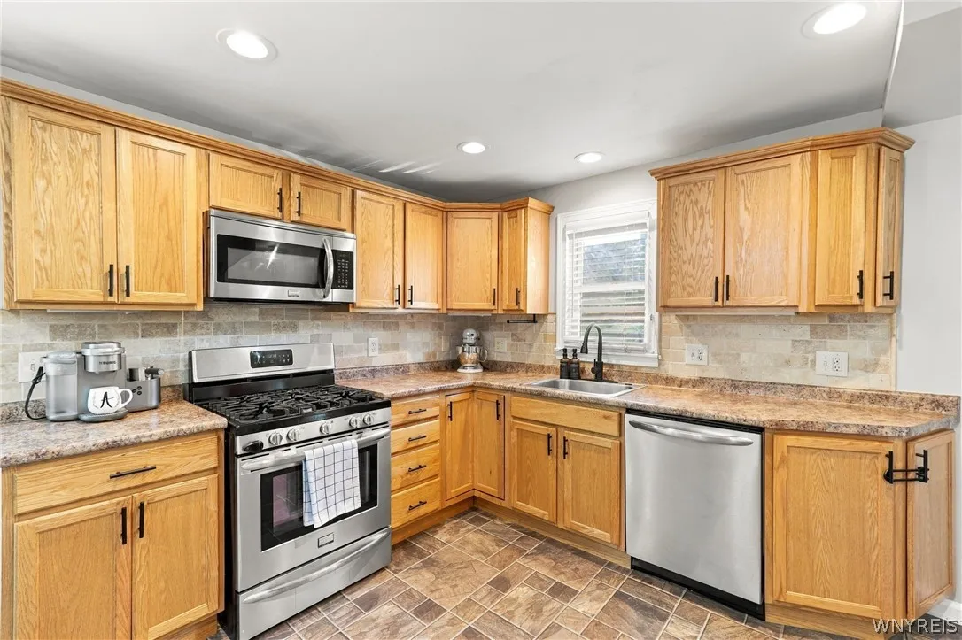 164 Orchard Drive, Tonawanda, New York 14223, Tonawanda, New York 14223, 4 Bedroom Bedrooms, 8 Room Rooms,2 BathroomBathrooms,Residential,For Sale,164 Orchard Drive, Tonawanda, New York 14223,0,B1716444