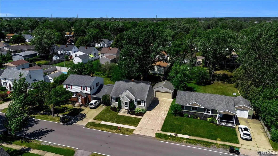164 Orchard Drive, Tonawanda, New York 14223, Tonawanda, New York 14223, 4 Bedroom Bedrooms, 8 Room Rooms,2 BathroomBathrooms,Residential,For Sale,164 Orchard Drive, Tonawanda, New York 14223,0,B1716444