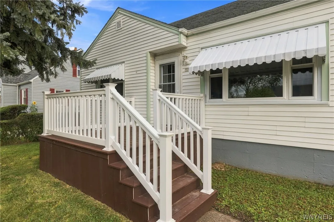 55 Waverly Avenue, Tonawanda, New York 14217, Tonawanda, New York 14217, 3 Bedroom Bedrooms, 6 Room Rooms,1 BathroomBathrooms,Residential,For Sale,55 Waverly Avenue, Tonawanda, New York 14217,0,B1716645