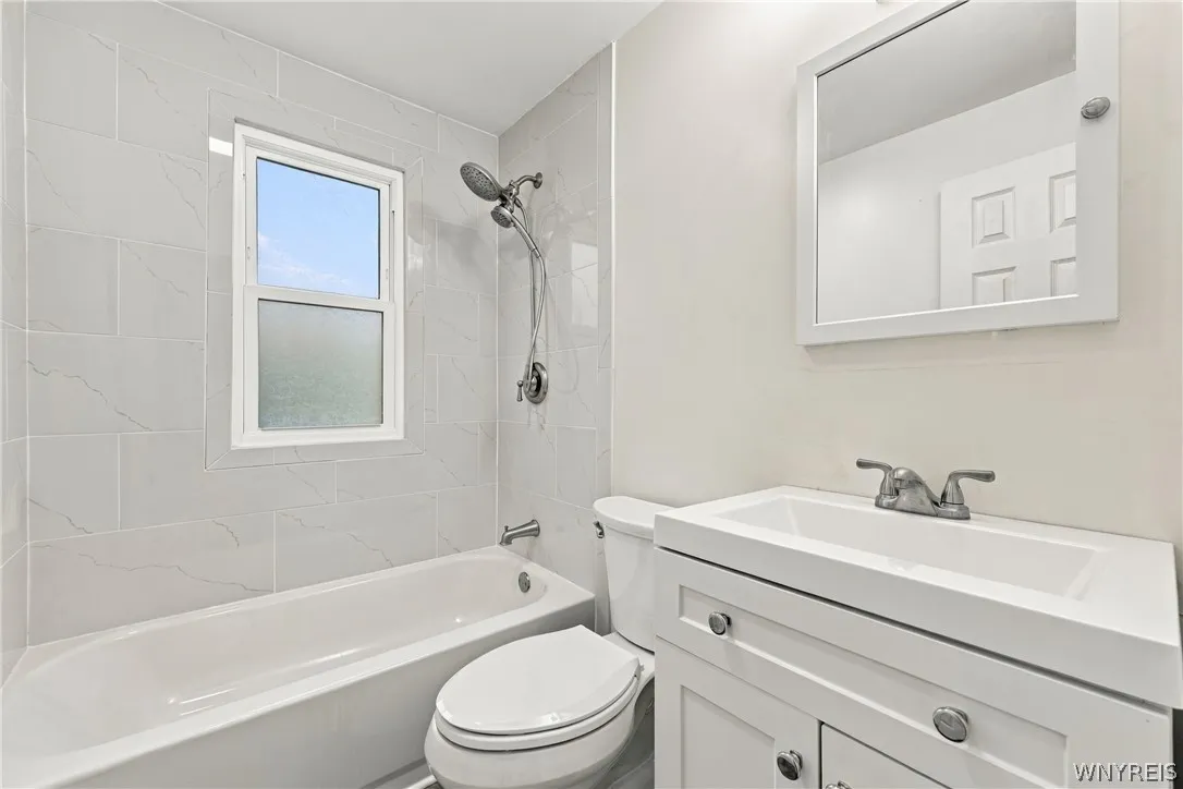 55 Waverly Avenue, Tonawanda, New York 14217, Tonawanda, New York 14217, 3 Bedroom Bedrooms, 6 Room Rooms,1 BathroomBathrooms,Residential,For Sale,55 Waverly Avenue, Tonawanda, New York 14217,0,B1716645