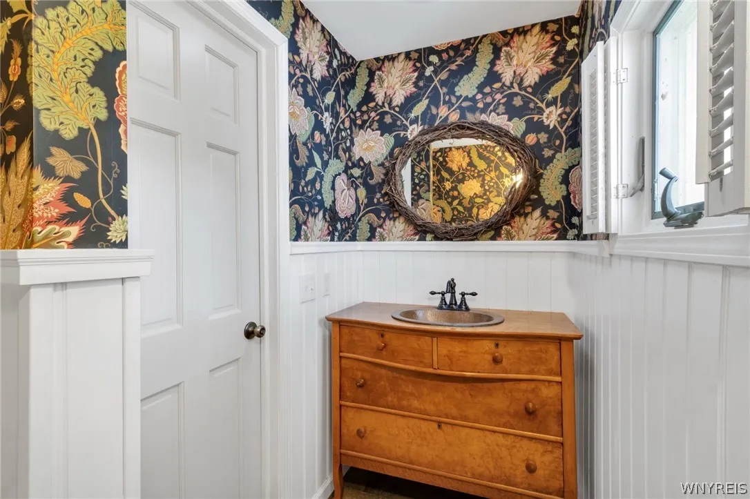 7406 Quaker Road, Orchard Park, New York 14127, Orchard Park, New York 14127, 3 Bedroom Bedrooms, 9 Room Rooms,2 BathroomBathrooms,Residential Lease,For Rent,7406 Quaker Road, Orchard Park, New York 14127,0,B1716745