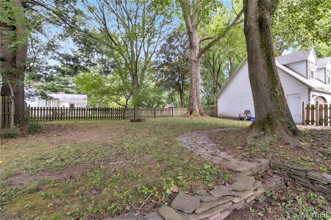 7406 Quaker Road, Orchard Park, New York 14127, Orchard Park, New York 14127, 3 Bedroom Bedrooms, 9 Room Rooms,2 BathroomBathrooms,Residential Lease,For Rent,7406 Quaker Road, Orchard Park, New York 14127,0,B1716745