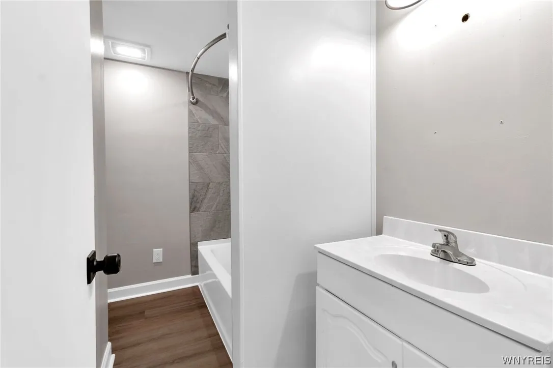6360 New Taylor Road, Orchard Park, New York 14127, Orchard Park, New York 14127, 3 Bedroom Bedrooms, 5 Room Rooms,1 BathroomBathrooms,Residential Lease,For Rent,6360 New Taylor Road, Orchard Park, New York 14127,0,B1716787