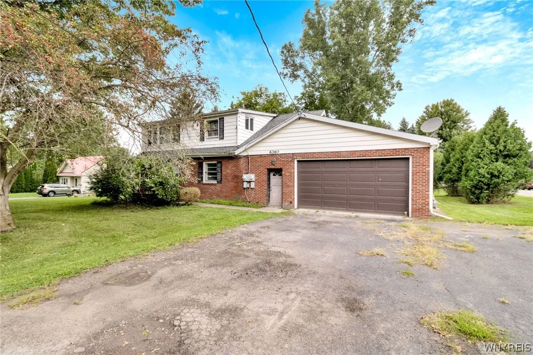6360 New Taylor Road, Orchard Park, New York 14127, Orchard Park, New York 14127, 3 Bedroom Bedrooms, 5 Room Rooms,1 BathroomBathrooms,Residential Lease,For Rent,6360 New Taylor Road, Orchard Park, New York 14127,0,B1716787