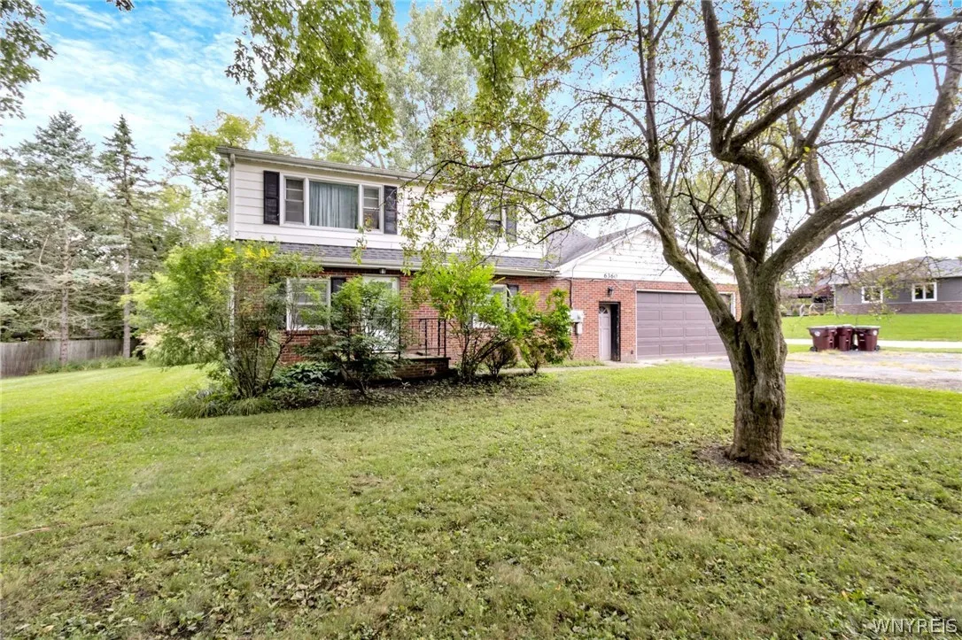 6360 New Taylor Road, Orchard Park, New York 14127, Orchard Park, New York 14127, 3 Bedroom Bedrooms, 5 Room Rooms,1 BathroomBathrooms,Residential Lease,For Rent,6360 New Taylor Road, Orchard Park, New York 14127,0,B1716787