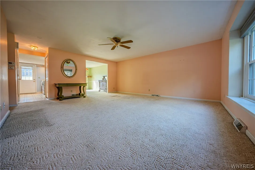 105 Carriage Drive 3, Orchard Park, New York 14127, Orchard Park, New York 14127, 3 Bedroom Bedrooms, 6 Room Rooms,1 BathroomBathrooms,Residential,For Sale,105 Carriage Drive 3, Orchard Park, New York 14127,0,B1714317