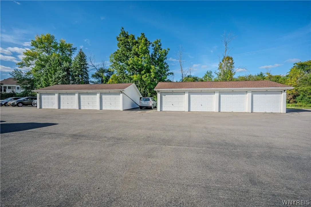 105 Carriage Drive 3, Orchard Park, New York 14127, Orchard Park, New York 14127, 3 Bedroom Bedrooms, 6 Room Rooms,1 BathroomBathrooms,Residential,For Sale,105 Carriage Drive 3, Orchard Park, New York 14127,0,B1714317