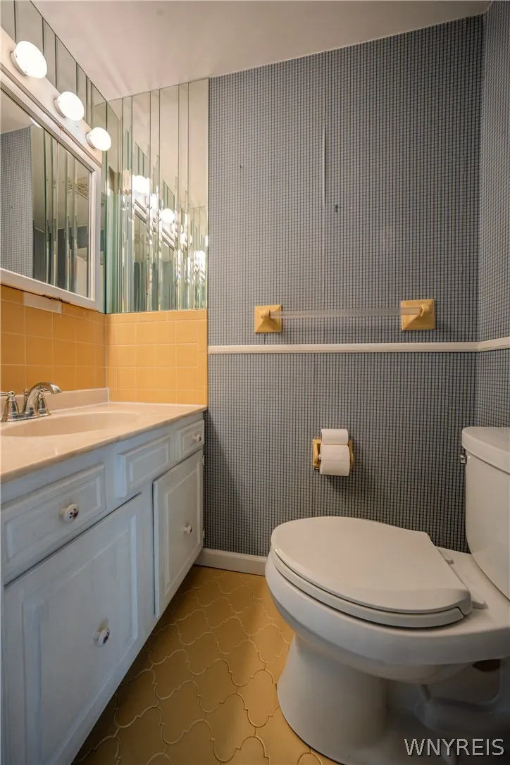 105 Carriage Drive 3, Orchard Park, New York 14127, Orchard Park, New York 14127, 3 Bedroom Bedrooms, 6 Room Rooms,1 BathroomBathrooms,Residential,For Sale,105 Carriage Drive 3, Orchard Park, New York 14127,0,B1714317