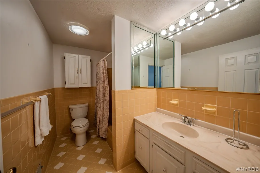 105 Carriage Drive 3, Orchard Park, New York 14127, Orchard Park, New York 14127, 3 Bedroom Bedrooms, 6 Room Rooms,1 BathroomBathrooms,Residential,For Sale,105 Carriage Drive 3, Orchard Park, New York 14127,0,B1714317