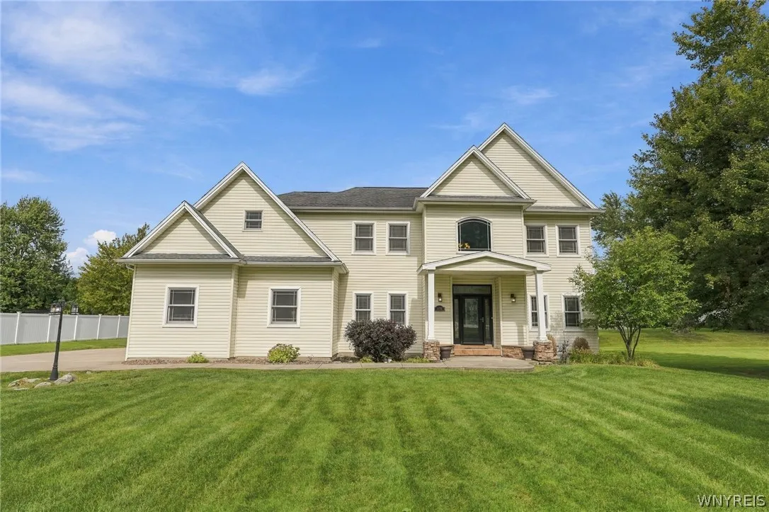 7526 Milestrip Road, Orchard Park, New York 14127, Orchard Park, New York 14127, 4 Bedroom Bedrooms, 11 Room Rooms,3 BathroomBathrooms,Residential,For Sale,7526 Milestrip Road, Orchard Park, New York 14127,0,B1716833