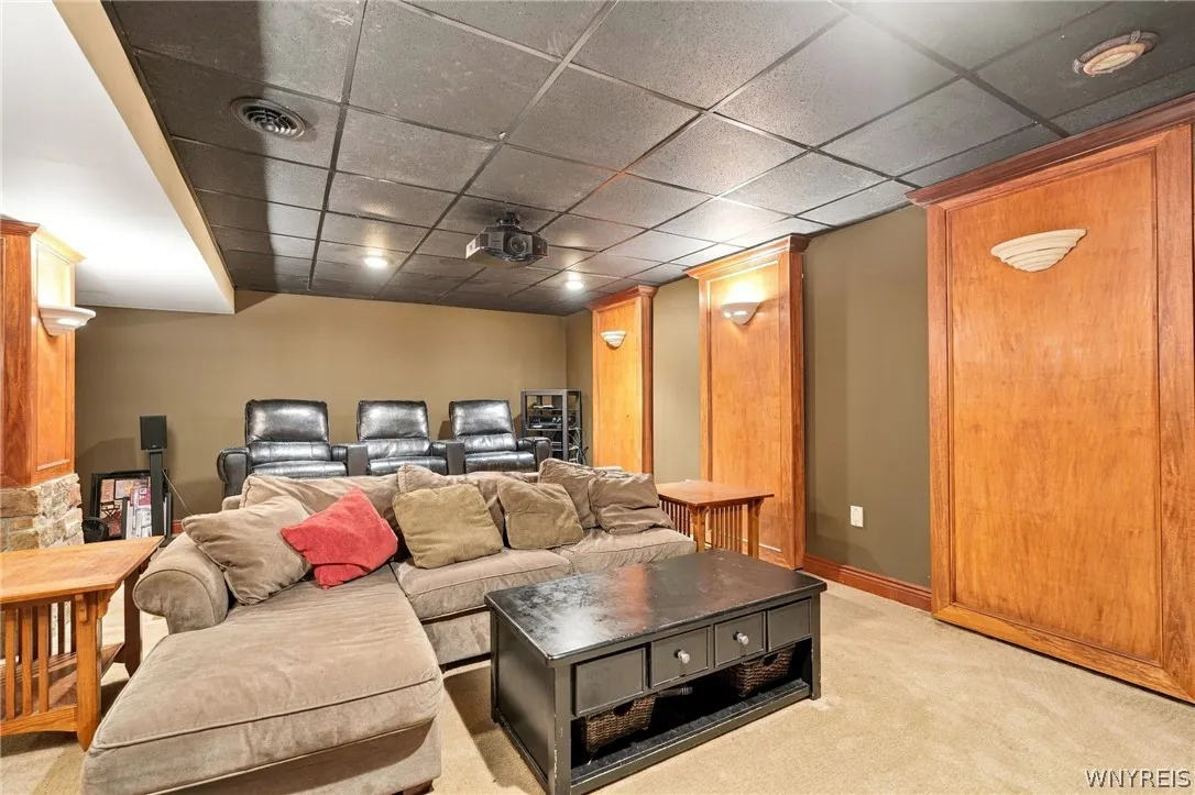 Lower level entertainment room