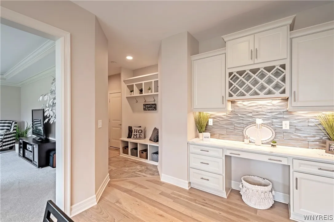 6 Hampton Court, Orchard Park, New York 14127, Orchard Park, New York 14127, 4 Bedroom Bedrooms, 16 Room Rooms,3 BathroomBathrooms,Residential,For Sale,6 Hampton Court, Orchard Park, New York 14127,0,B1715446