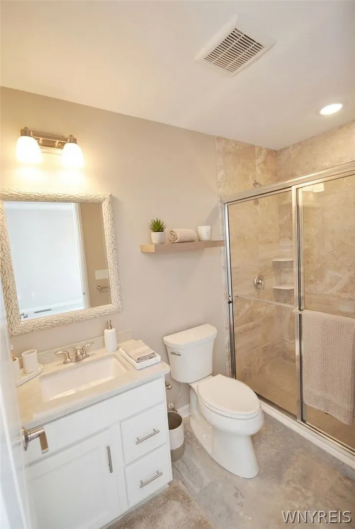 6 Hampton Court, Orchard Park, New York 14127, Orchard Park, New York 14127, 4 Bedroom Bedrooms, 16 Room Rooms,3 BathroomBathrooms,Residential,For Sale,6 Hampton Court, Orchard Park, New York 14127,0,B1715446