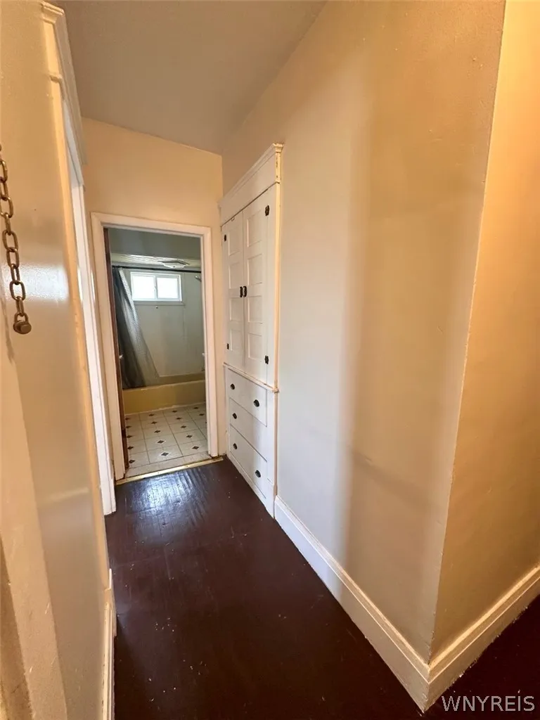 2265 Delaware Ave Avenue South Apt, Buffalo, New Y, Buffalo, New York 14216, 2 Bedroom Bedrooms, 5 Room Rooms,1 BathroomBathrooms,Residential Lease,For Rent,2265 Delaware Ave Avenue South Apt, Buffalo, New Y,0,B1717241