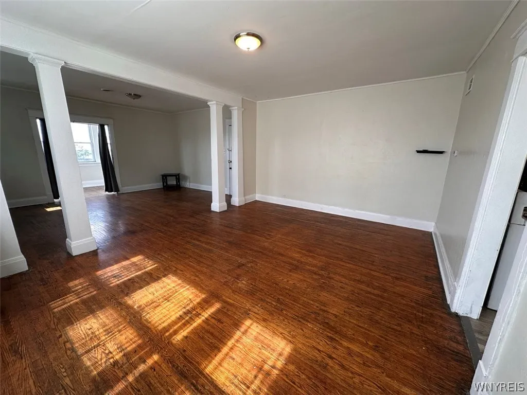 2265 Delaware Ave Avenue South Apt, Buffalo, New Y, Buffalo, New York 14216, 2 Bedroom Bedrooms, 5 Room Rooms,1 BathroomBathrooms,Residential Lease,For Rent,2265 Delaware Ave Avenue South Apt, Buffalo, New Y,0,B1717241