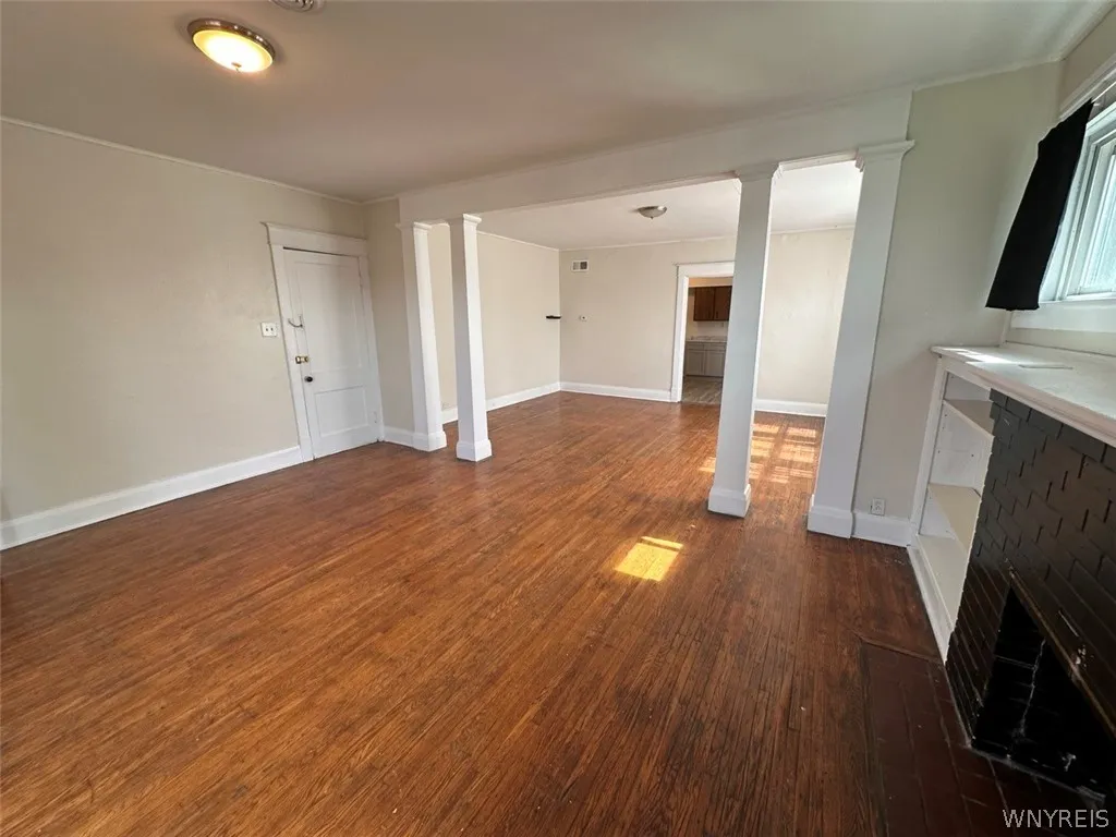 2265 Delaware Ave Avenue South Apt, Buffalo, New Y, Buffalo, New York 14216, 2 Bedroom Bedrooms, 5 Room Rooms,1 BathroomBathrooms,Residential Lease,For Rent,2265 Delaware Ave Avenue South Apt, Buffalo, New Y,0,B1717241