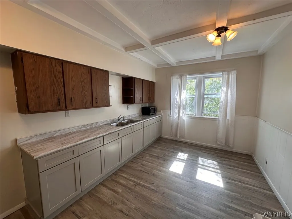 2265 Delaware Ave Avenue South Apt, Buffalo, New Y, Buffalo, New York 14216, 2 Bedroom Bedrooms, 5 Room Rooms,1 BathroomBathrooms,Residential Lease,For Rent,2265 Delaware Ave Avenue South Apt, Buffalo, New Y,0,B1717241