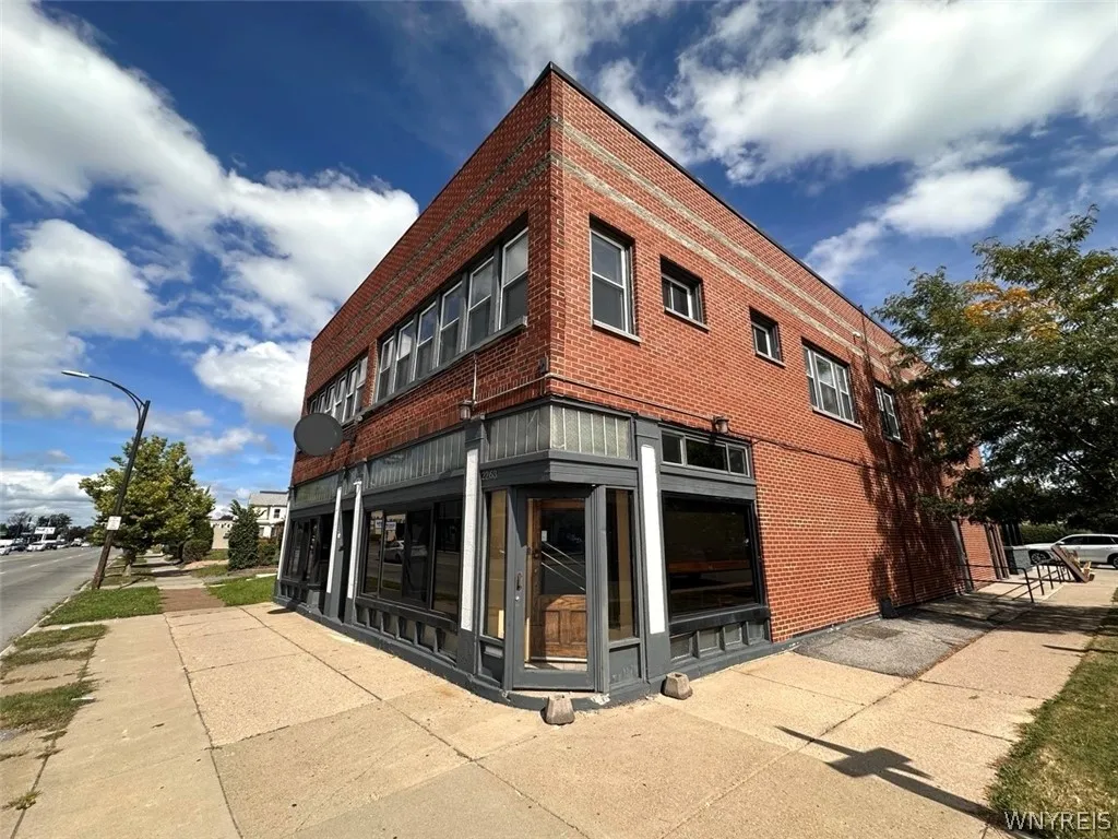 2265 Delaware Ave Avenue South Apt, Buffalo, New Y, Buffalo, New York 14216, 2 Bedroom Bedrooms, 5 Room Rooms,1 BathroomBathrooms,Residential Lease,For Rent,2265 Delaware Ave Avenue South Apt, Buffalo, New Y,0,B1717241