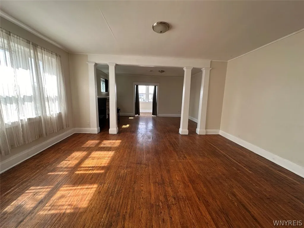 2265 Delaware Ave Avenue South Apt, Buffalo, New Y, Buffalo, New York 14216, 2 Bedroom Bedrooms, 5 Room Rooms,1 BathroomBathrooms,Residential Lease,For Rent,2265 Delaware Ave Avenue South Apt, Buffalo, New Y,0,B1717241