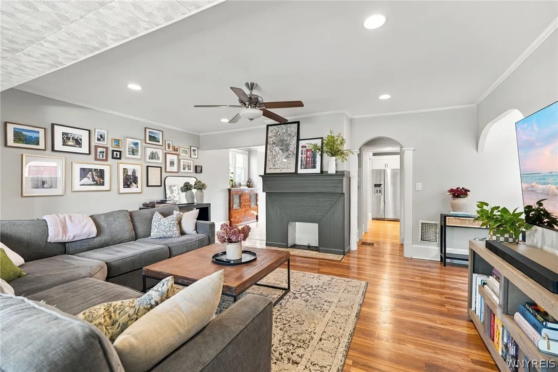 191 Crestwood Avenue, Buffalo, New York 14216, Buffalo, New York 14216, 3 Bedroom Bedrooms, 7 Room Rooms,1 BathroomBathrooms,Residential,For Sale,191 Crestwood Avenue, Buffalo, New York 14216,0,B1713519
