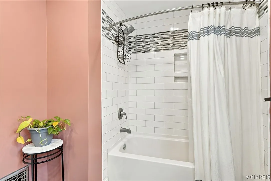 191 Crestwood Avenue, Buffalo, New York 14216, Buffalo, New York 14216, 3 Bedroom Bedrooms, 7 Room Rooms,1 BathroomBathrooms,Residential,For Sale,191 Crestwood Avenue, Buffalo, New York 14216,0,B1713519