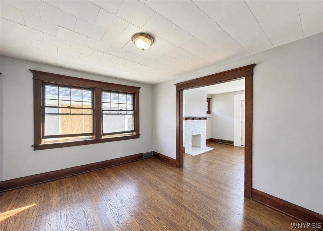 9 Lovering Avenue 7, Buffalo, New York 14216, Buffalo, New York 14216, 3 Bedroom Bedrooms, 6 Room Rooms,1 BathroomBathrooms,Residential Lease,For Rent,9 Lovering Avenue 7, Buffalo, New York 14216,0,B1717000