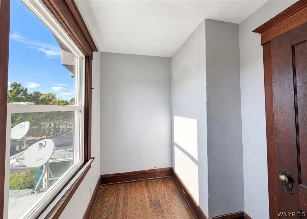 9 Lovering Avenue 7, Buffalo, New York 14216, Buffalo, New York 14216, 3 Bedroom Bedrooms, 6 Room Rooms,1 BathroomBathrooms,Residential Lease,For Rent,9 Lovering Avenue 7, Buffalo, New York 14216,0,B1717000