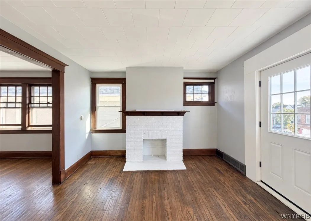 9 Lovering Avenue 7, Buffalo, New York 14216, Buffalo, New York 14216, 3 Bedroom Bedrooms, 6 Room Rooms,1 BathroomBathrooms,Residential Lease,For Rent,9 Lovering Avenue 7, Buffalo, New York 14216,0,B1717000