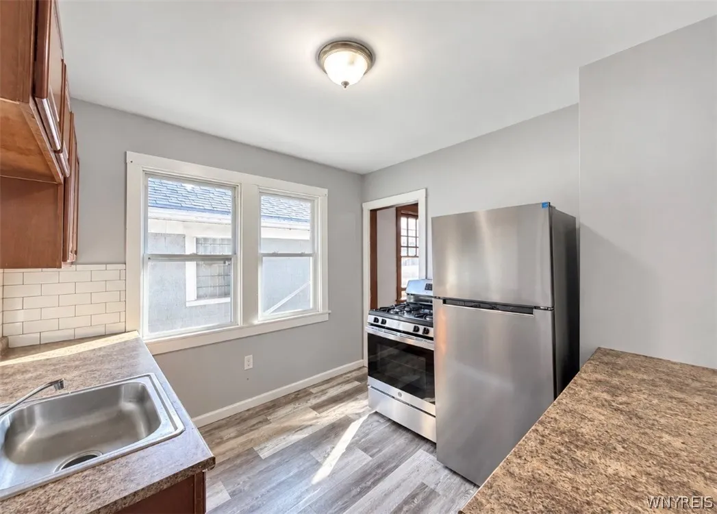 9 Lovering Avenue 7, Buffalo, New York 14216, Buffalo, New York 14216, 3 Bedroom Bedrooms, 6 Room Rooms,1 BathroomBathrooms,Residential Lease,For Rent,9 Lovering Avenue 7, Buffalo, New York 14216,0,B1717000