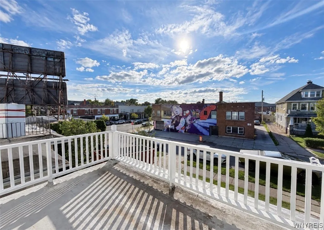 9 Lovering Avenue 7, Buffalo, New York 14216, Buffalo, New York 14216, 3 Bedroom Bedrooms, 6 Room Rooms,1 BathroomBathrooms,Residential Lease,For Rent,9 Lovering Avenue 7, Buffalo, New York 14216,0,B1717000