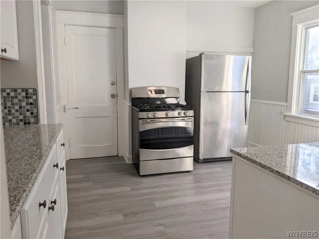 2026 Hertel Avenue Lower, Buffalo, New York 14214, Buffalo, New York 14214, 3 Bedroom Bedrooms, 6 Room Rooms,1 BathroomBathrooms,Residential Lease,For Rent,2026 Hertel Avenue Lower, Buffalo, New York 14214,0,B1717215