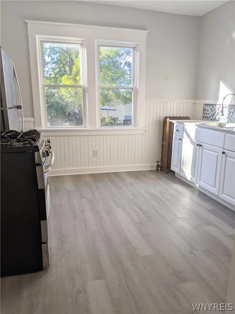 2026 Hertel Avenue Lower, Buffalo, New York 14214, Buffalo, New York 14214, 3 Bedroom Bedrooms, 6 Room Rooms,1 BathroomBathrooms,Residential Lease,For Rent,2026 Hertel Avenue Lower, Buffalo, New York 14214,0,B1717215