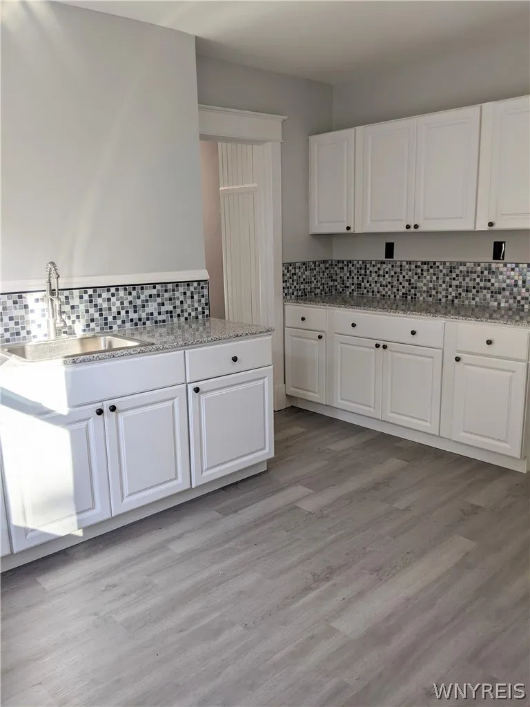 2026 Hertel Avenue Lower, Buffalo, New York 14214, Buffalo, New York 14214, 3 Bedroom Bedrooms, 6 Room Rooms,1 BathroomBathrooms,Residential Lease,For Rent,2026 Hertel Avenue Lower, Buffalo, New York 14214,0,B1717215