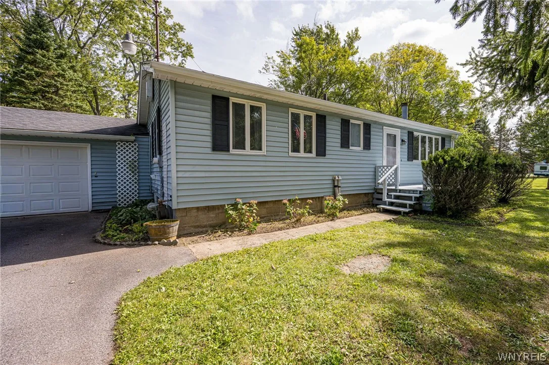 6419 Milestrip Road, Orchard Park, New York 14127, Orchard Park, New York 14127, 3 Bedroom Bedrooms, 8 Room Rooms,1 BathroomBathrooms,Residential,For Sale,6419 Milestrip Road, Orchard Park, New York 14127,0,B1713332